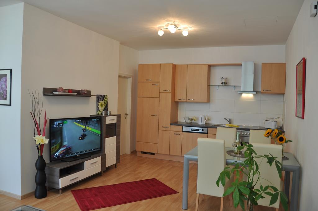 Appartement Romantikstadt Steyr Zimmer foto
